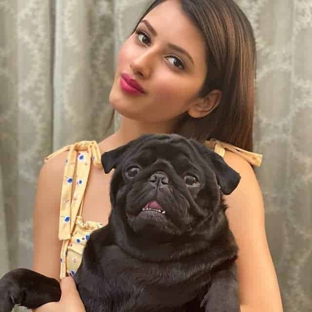 Neetu Bisht Dog Oscar