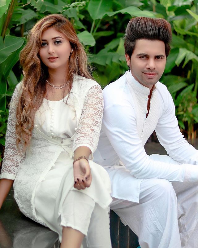 Sana Eslam Khan husband, Sana Eslam Khan boyfriend, name of boyfriend of Sana Eslam Khan, Sana Eslam Khan with boyfriend