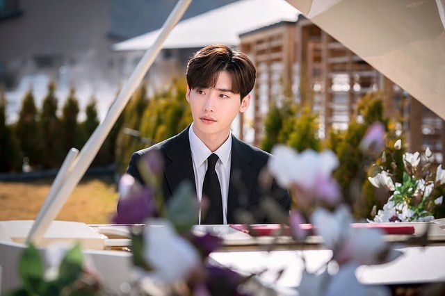 Lee Jong-suk Biography, Shows, Family, Relationships