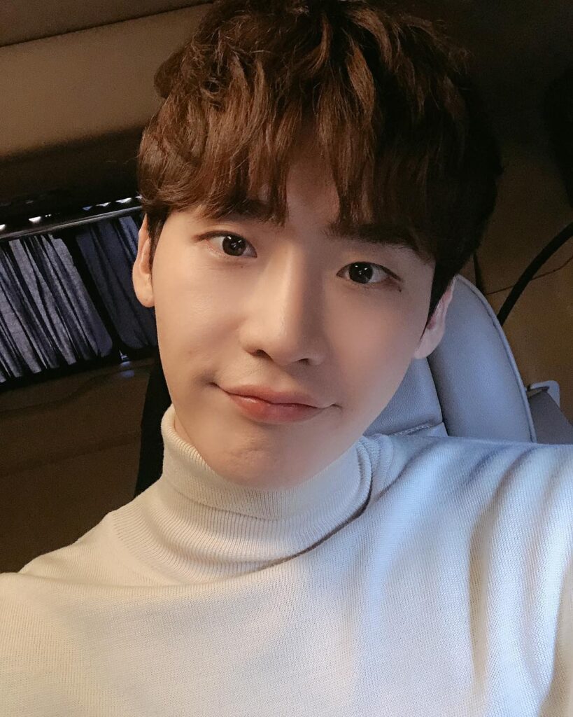 Lee Jong-suk Biography, Shows, Family, Relationships