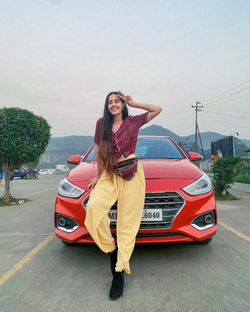 Simrat Kaur Randhawa Instagram, Movies, Model
