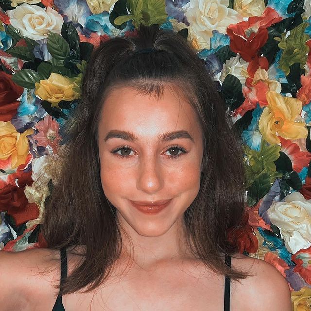 Izzy Petula, Wikipedia, Biography, Age, Tiktok, Boyfriend